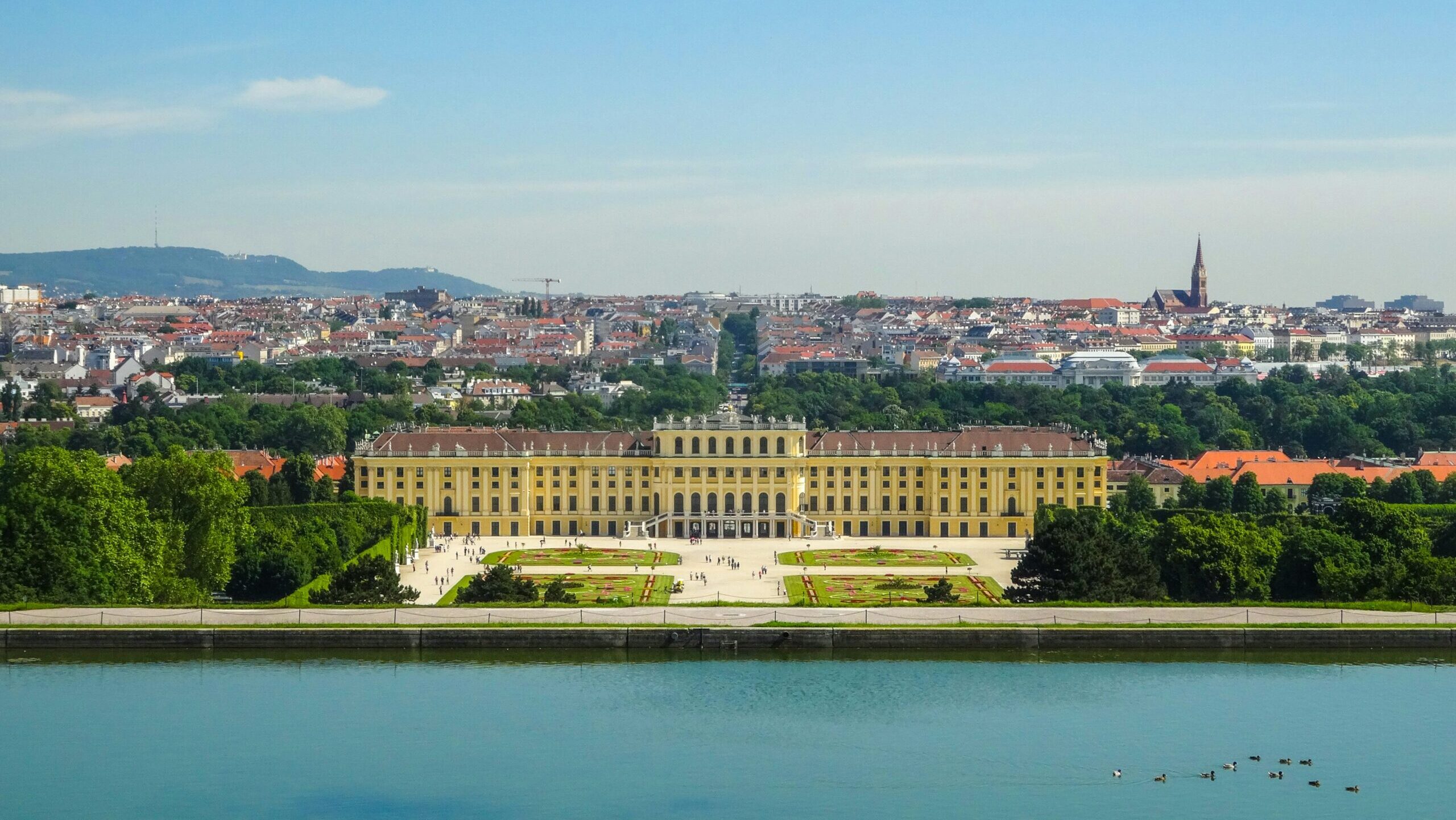 International removals from the UK to Austria