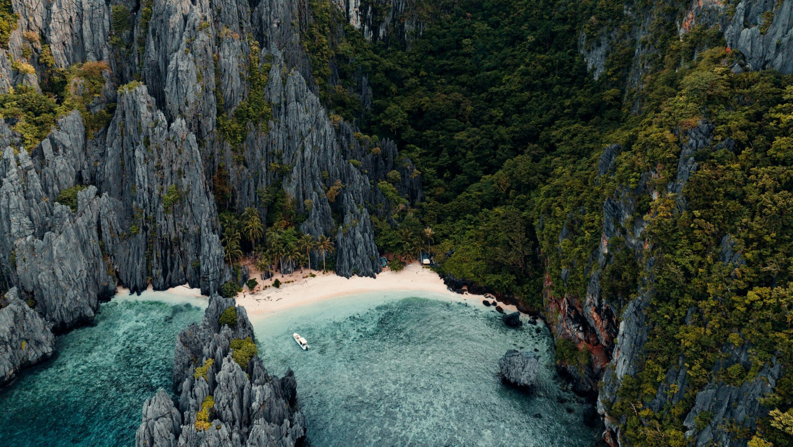 El Nido Palawan – UK to Philippines removals; Title: UK to Philippines Removals
